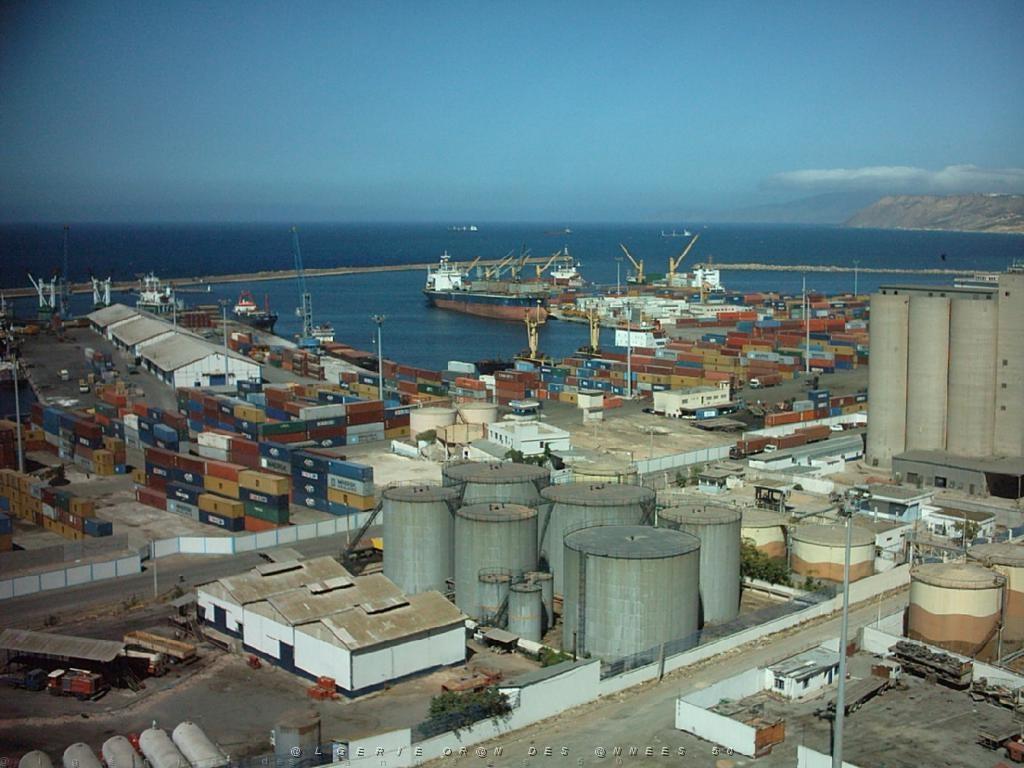 VOYAGE DU 22 29 04 2006 700 le port.jpg